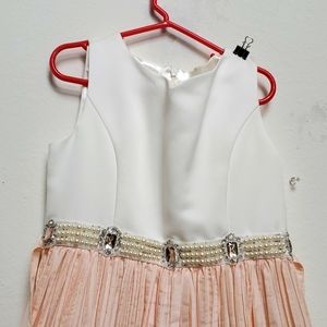 Dress pwach and white